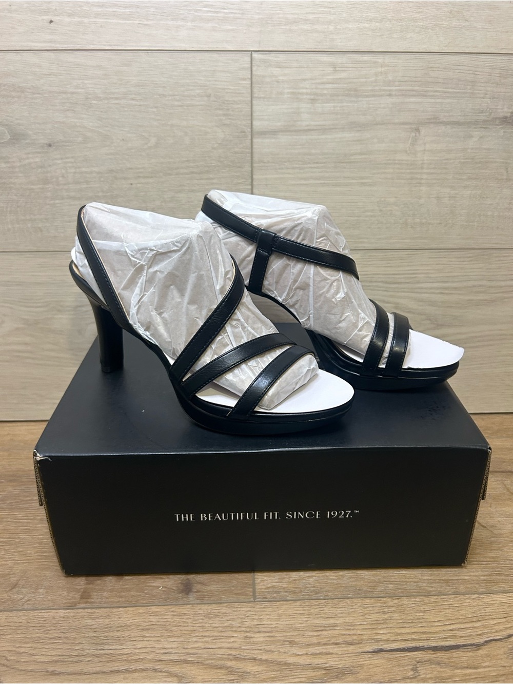 Naturalizer Brenta Heeled Sandal Women 7M Black Strappy Dress Heels